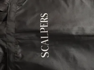 Funda porta trajes Scalpers negra