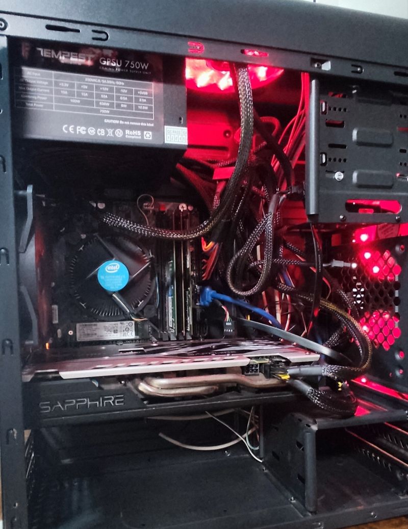PC Gaming completo: i3-8100 24Gb ram RX580 8Gb RGB afbeelding 4