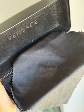 Gafas de sol Versace negras con estuche