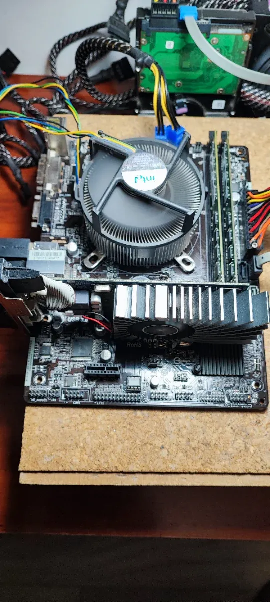 Placa base ASRock H81M-DGS R2.0 Socket 1150 afbeelding 7