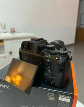 Cámara Sony Alpha a7 III + Lente FE 28-70mm