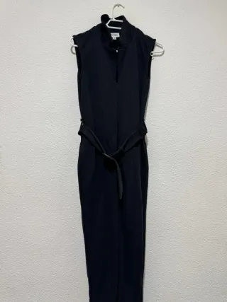 Mono TEREA negro sin mangas con cinturón