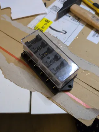 Caja Porta Fusibles Camper 6 Pines