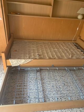 Cama nido de madera con mueble