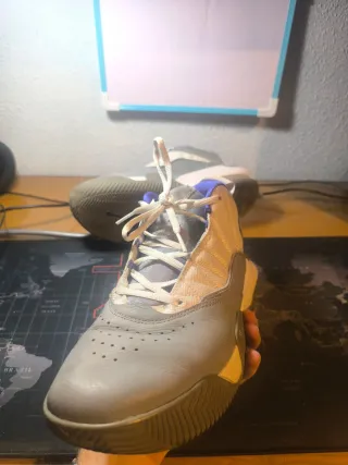 Jordan Max Aura - Gris/Azul - Talla 43 (Muy cuidad