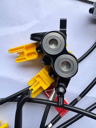 Frenos Magura MT5 E-Stop.