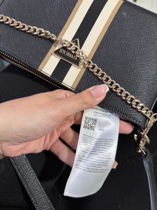 Bolso Guess Negro Cadena Rayas
