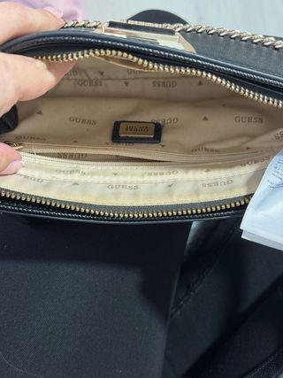 Bolso Guess Negro Cadena Rayas