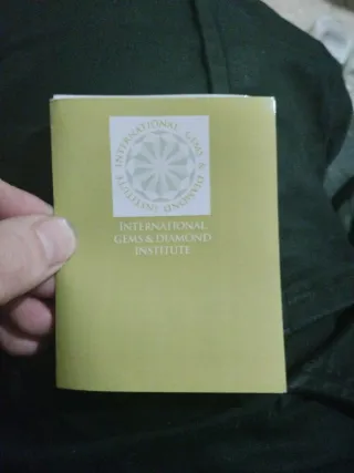 Cadena de oro con colgante de cruz