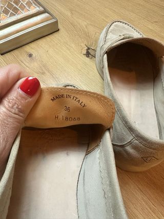 Mocasines beige ante con detalle de flecos