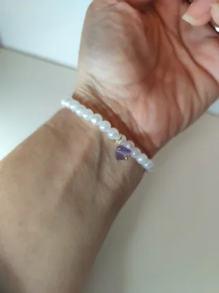 Pulsera bolas blancas con amatista
