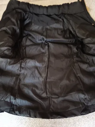 Anorak negro mujer con capucha