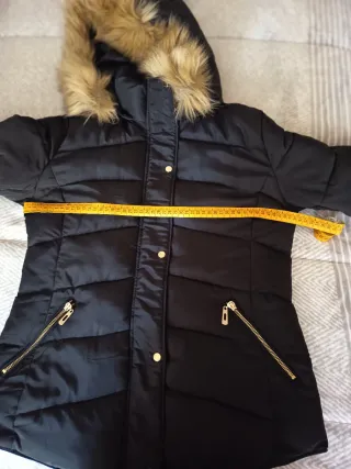 Anorak negro mujer con capucha