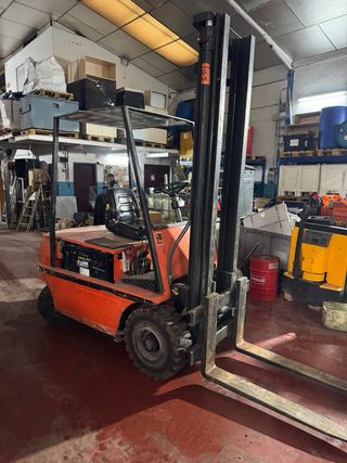 CARRETILLA ELEVADORA G.H.