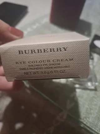 Burberry Sombra en Crema Tono 102