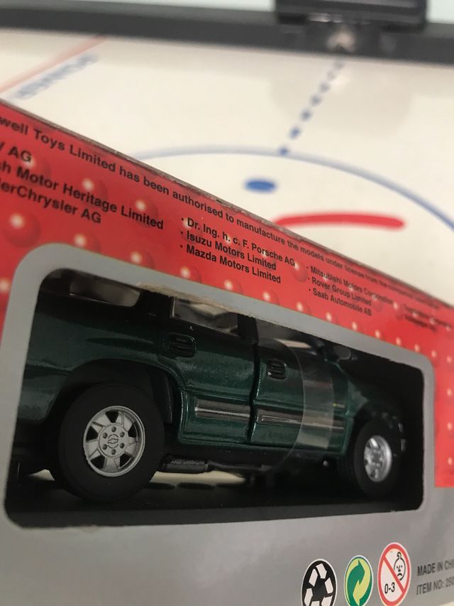 Chevrolet Tahoe Cararama 1:43