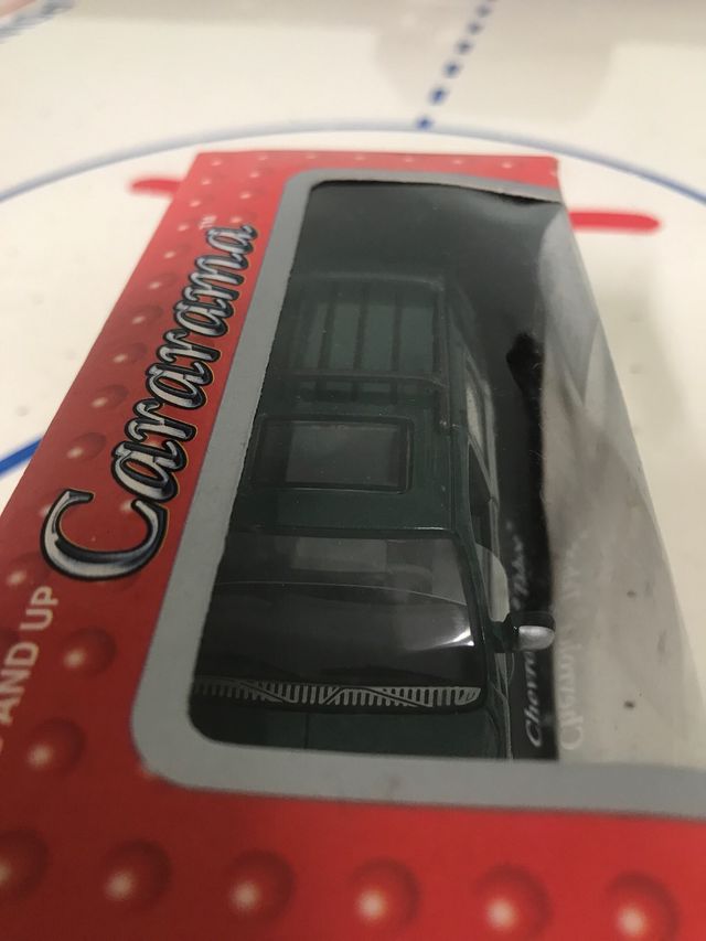 Chevrolet Tahoe Cararama 1:43