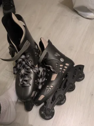 Patines en línea negros