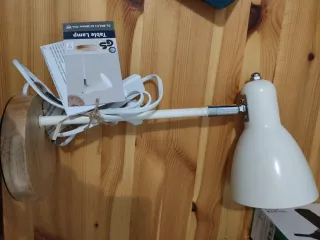 Lámpara de mesa madera y metal