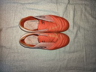 Zapatillas Futsal Umbro Rojas Talla 42