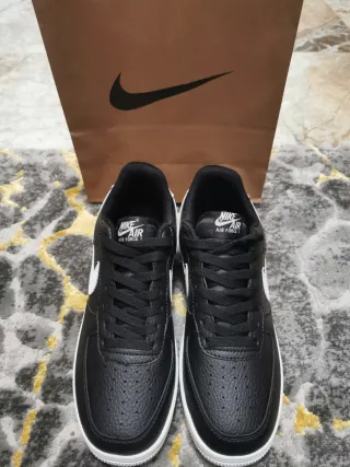 Nike Air Force 1 Negras y Blancas