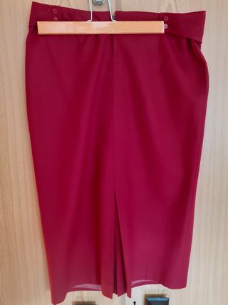 Falda midi roja lana virgen