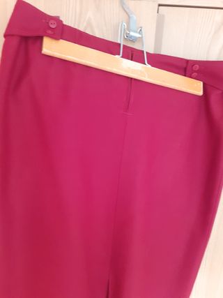 Falda midi roja lana virgen