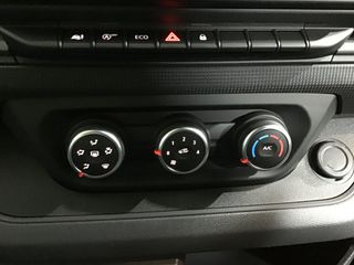 Nissan Primastar Combi 9 2.0dCi 81kW L1H1 1T Go