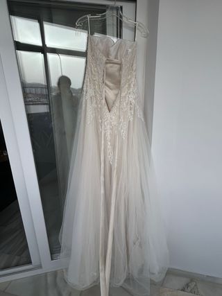 Vestido de Novia Beige y Blanco Temporada 2024