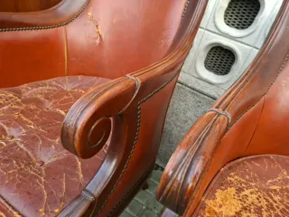 4 Sillas de Cuero y Madera para Restaurar