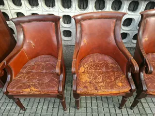 4 Sillas de Cuero y Madera para Restaurar