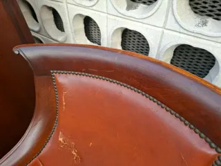 4 Sillas de Cuero y Madera para Restaurar