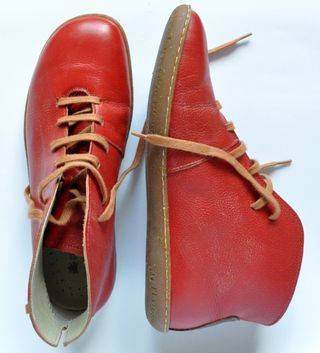 Botas unisex rojas con cordones