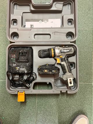 Taladro Atornillador Titan 18V