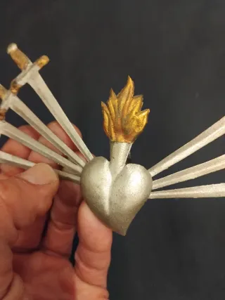 Cuore antico XIX con 7 pugnali