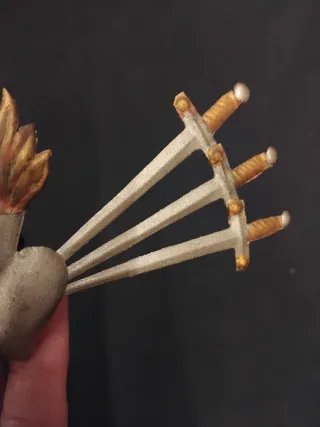 Cuore antico XIX con 7 pugnali