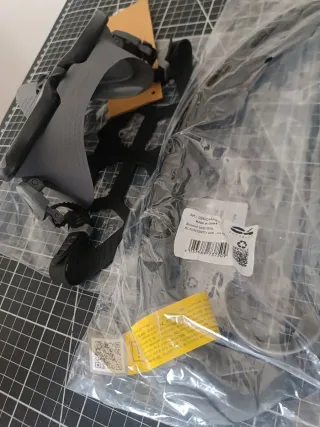 Gafas y tubo C4 a estrenar