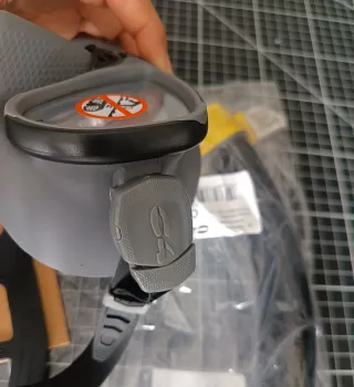 Gafas y tubo C4 a estrenar