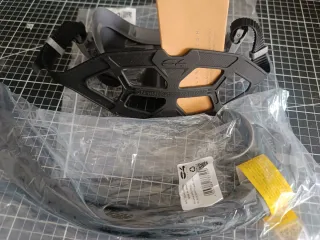 Gafas y tubo C4 a estrenar