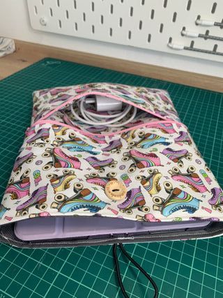 Funda libro/tablet/ipad vintage patines