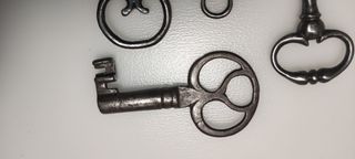 Lote de 4 llaves antiguas