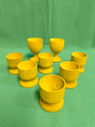 8 Copas para huevos de madera