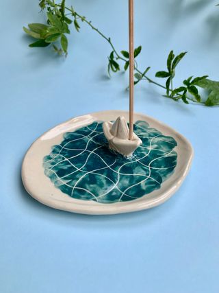 Plato decorativo y para incienso con figura 3D