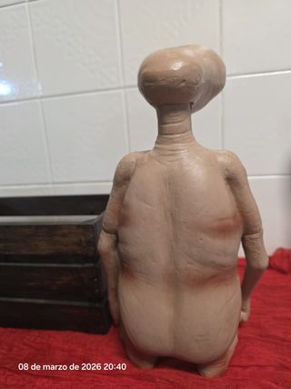 Figura ET en caja