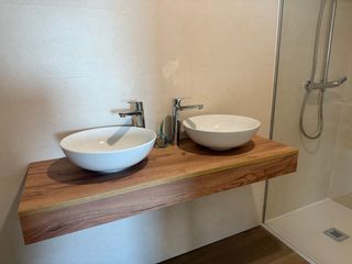 Mueble baño con 2 lavabos madera y cerámica