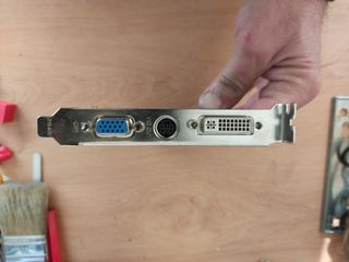 Tarjeta Gráfica ATI Radeon 9550 AGP