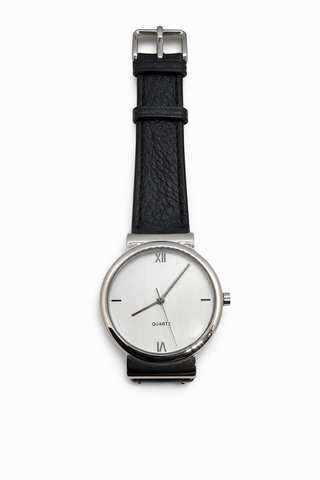 Reloj elegante minimalista – Diseño moderno