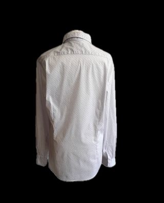 Camisa blanca con microestampado