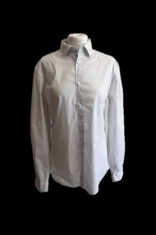 Camisa blanca con microestampado