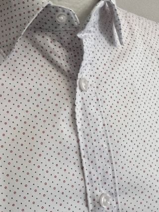Camisa blanca con microestampado